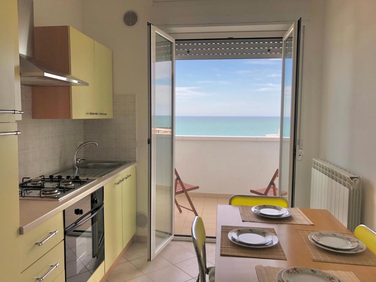 Punto Di Osservazione Lido di Fermo Buitenkant foto