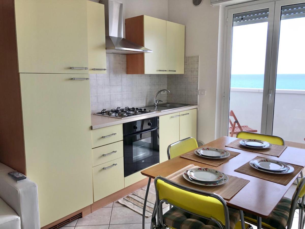 Punto Di Osservazione Lido di Fermo Buitenkant foto