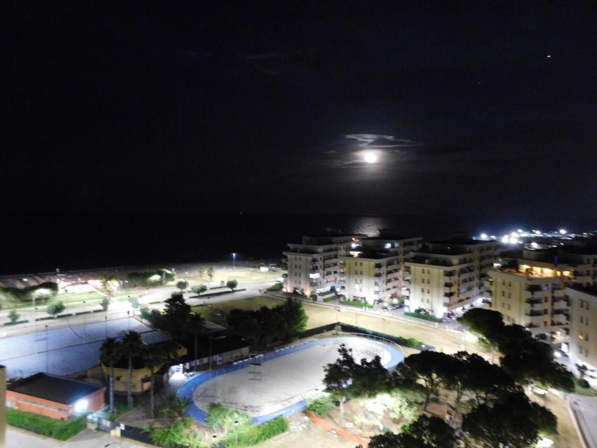 Punto Di Osservazione Lido di Fermo Buitenkant foto