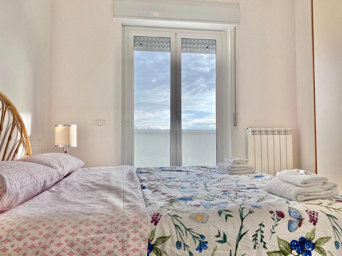 Punto Di Osservazione Lido di Fermo Buitenkant foto