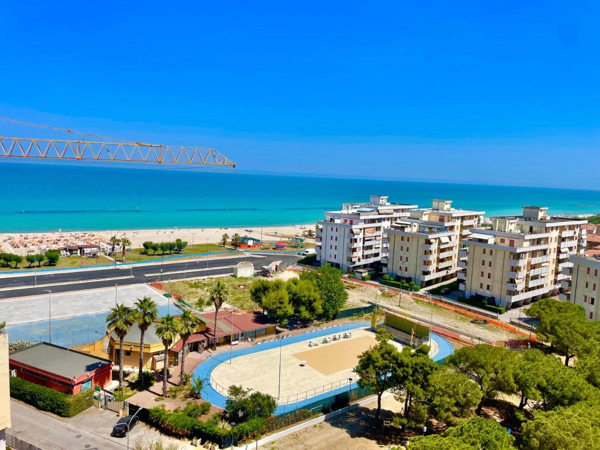 Punto Di Osservazione Lido di Fermo Buitenkant foto
